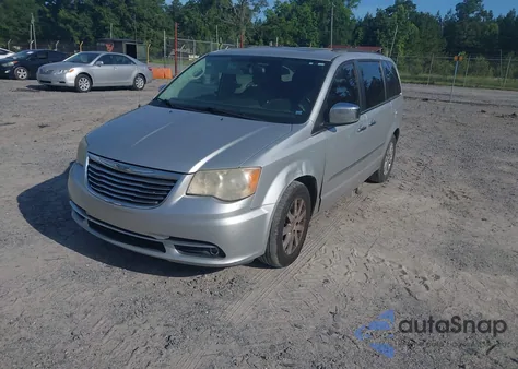 2011 Chrysler Town & Country Touring-L z USA, uszkodzony, nr VIN 2A4RR8DG7BR631558